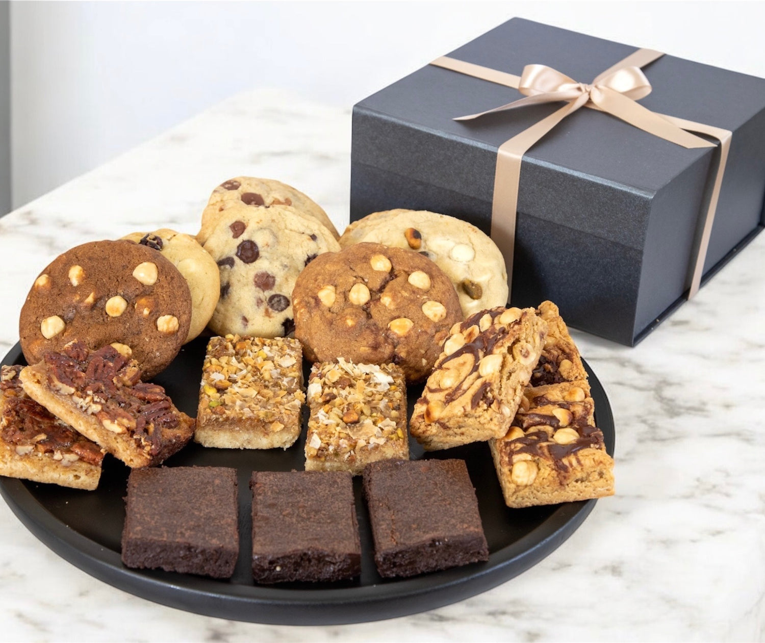 16 pcs. dessert gift basket with assortment of cookies and bars